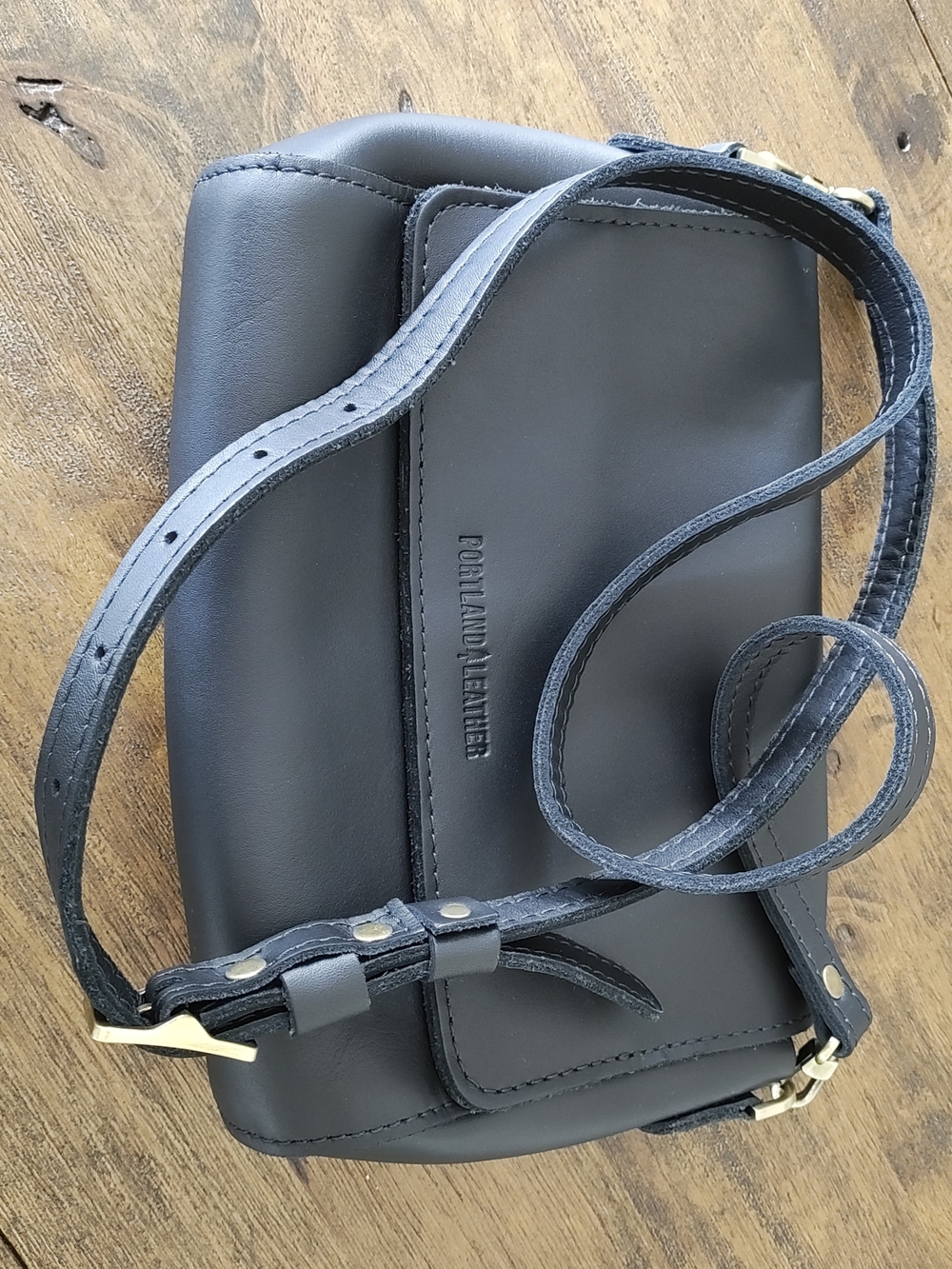 Portland Leather Crossbody Purse Bag - Picture 6 of 8